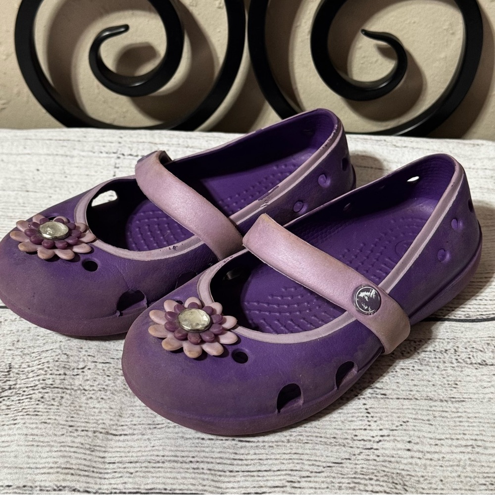 CROCS Toddler Purple Kids Sandals with Flower Accent